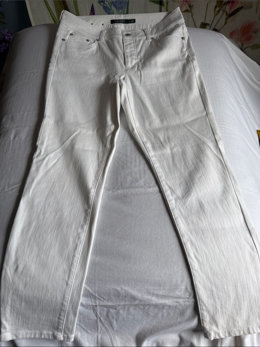 Lauren by Ralph Lauren White Straight cropped Jeans. size 8
Excellent condition
